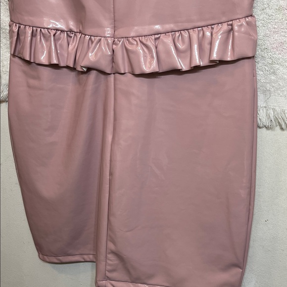🎀🩷🤍🌸Fashion Nova Peppa Latex Dress🎀🩷🌸🤍 - Picture 7 of 7
